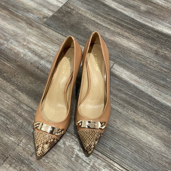 Coach Lauri Nude Snake Pumps size 6 - Picture 3 of 10